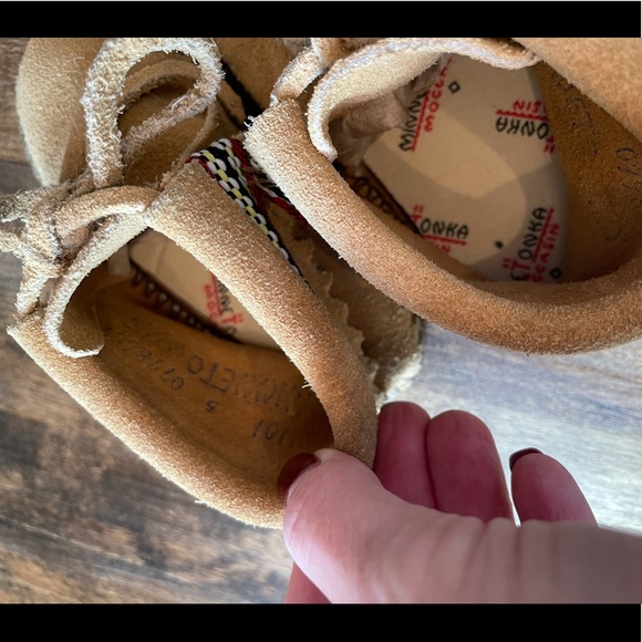 Minnetonka leather moccasins - Picture 5 of 5
